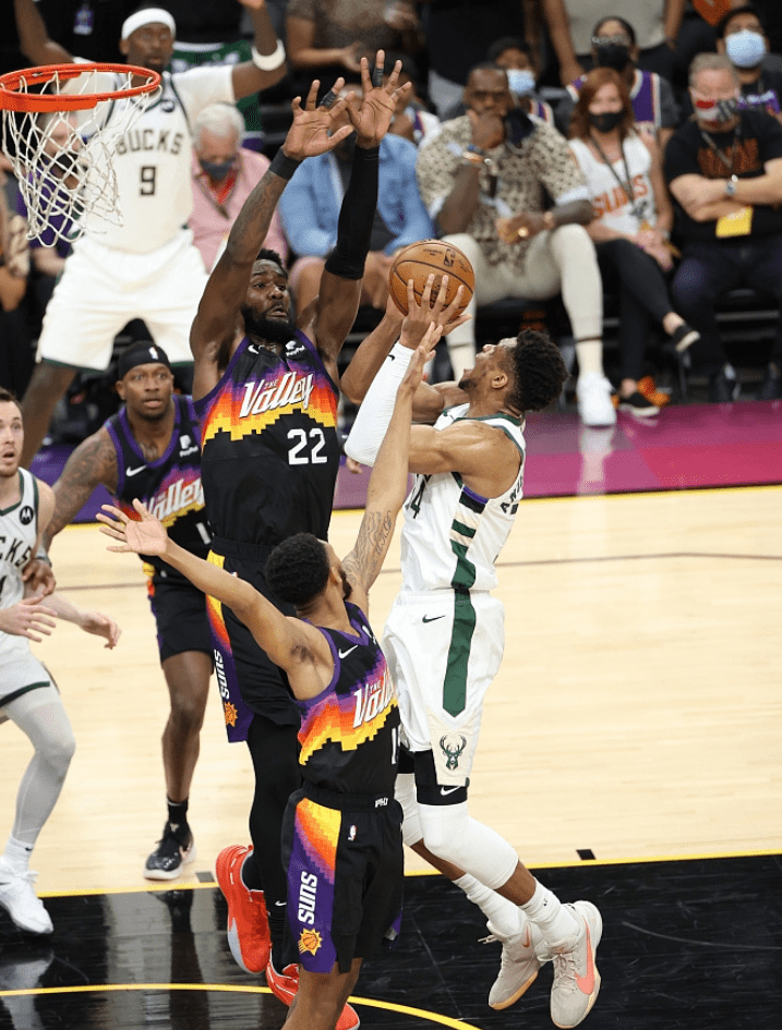 开云-雄鹿不断突破！，大坂直美连续二十场比赛得分超过比赛规则变更比赛高潮迭起的简单介绍-开云